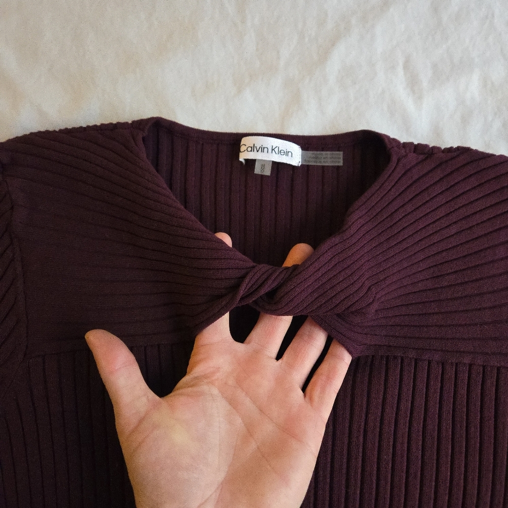 CALVIN KLEIN Long Sleeve Ribbed Keyhole Sweater Port Burgundy MI3 - Picture 4 of 10